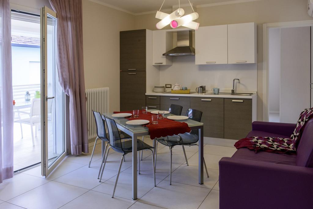 Residence Millecento Чезенатіко Номер фото